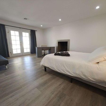 The Strip Is Just Around The Corner! Newly Renovated Luxury Modern Minimalist Villa With Large Pool! Las Vegas Bagian luar foto