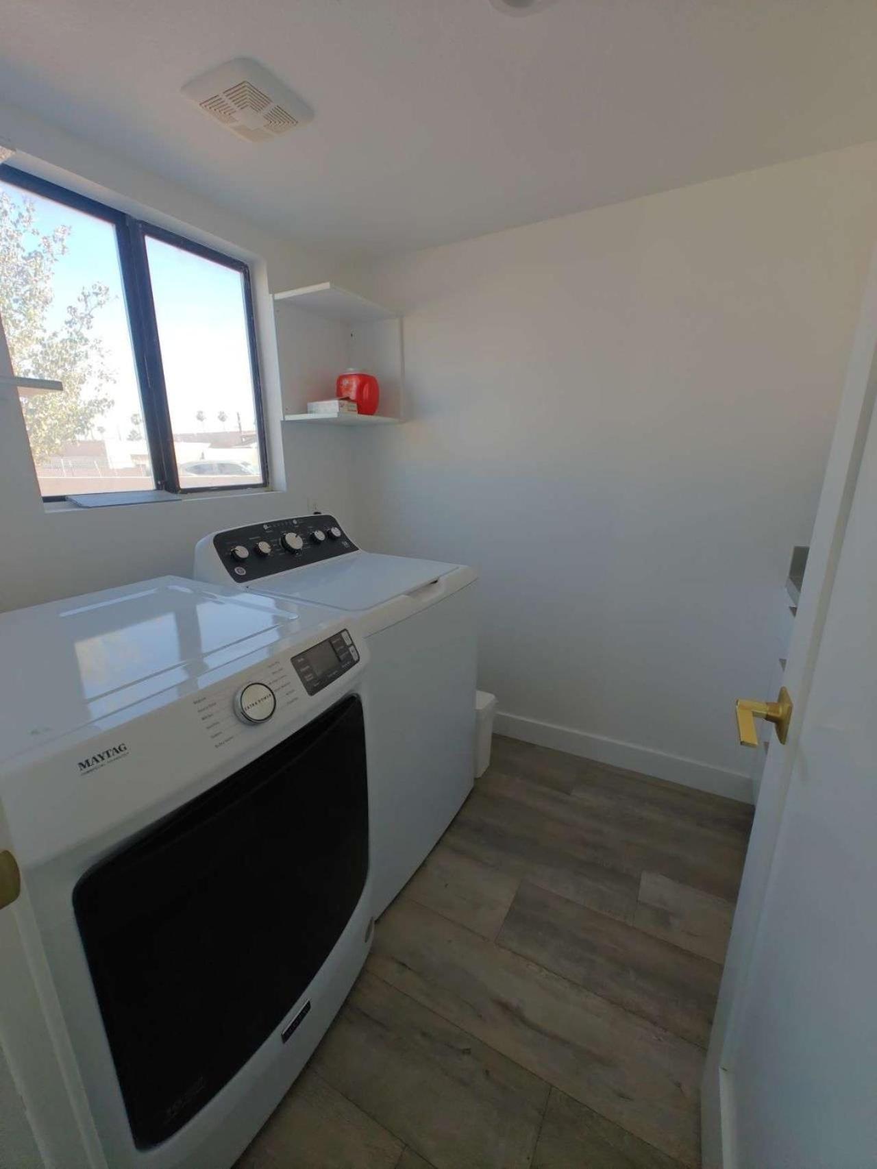 The Strip Is Just Around The Corner! Newly Renovated Luxury Modern Minimalist Villa With Large Pool! Las Vegas Bagian luar foto