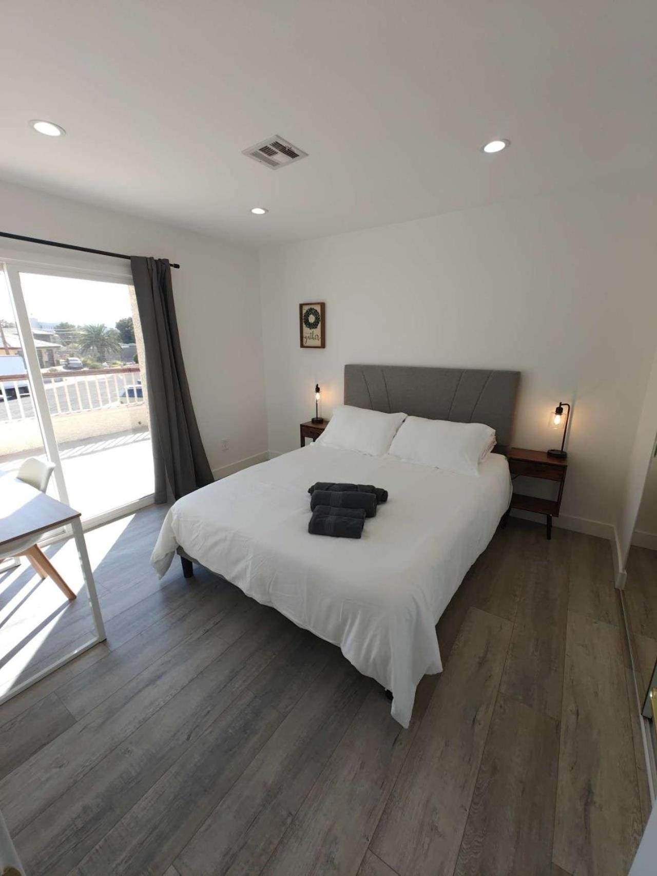 The Strip Is Just Around The Corner! Newly Renovated Luxury Modern Minimalist Villa With Large Pool! Las Vegas Bagian luar foto