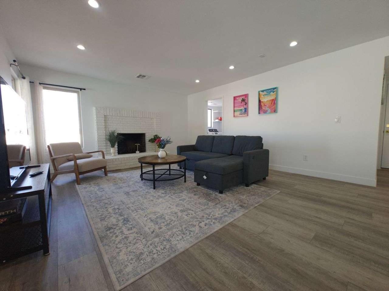 The Strip Is Just Around The Corner! Newly Renovated Luxury Modern Minimalist Villa With Large Pool! Las Vegas Bagian luar foto